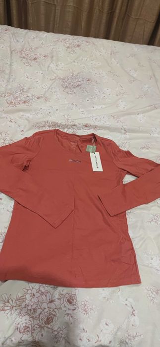 Дамски блузи подходящи за сезона