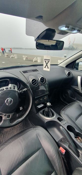 Продавам нисан кашкай