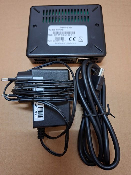IPTV приемник MAG TH100 (2 бр.) – Перфектно състояние