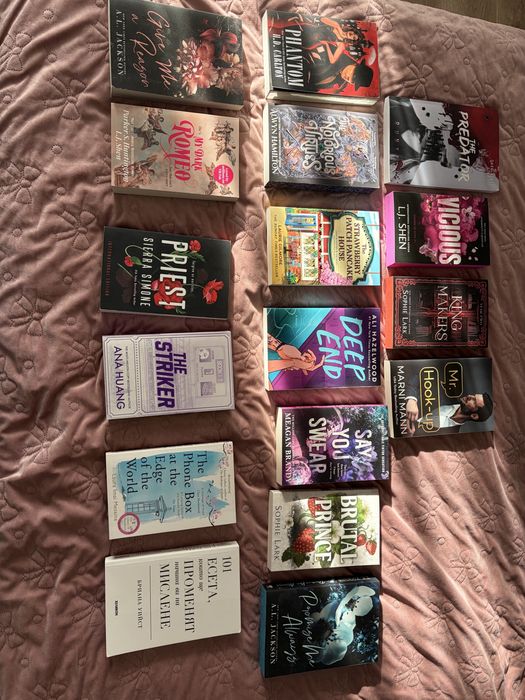 Продавам чисто нови книги