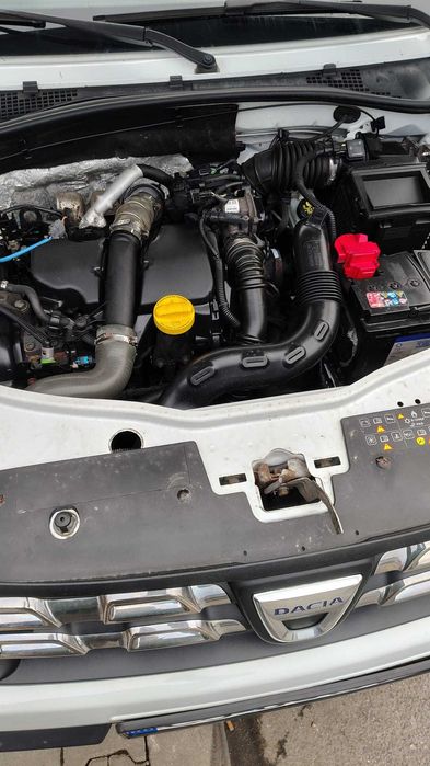 Vând Dacia Duster