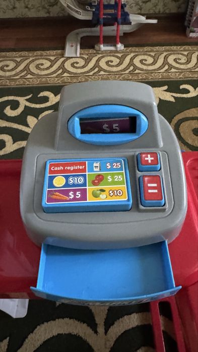 Супермаркет с продуктами