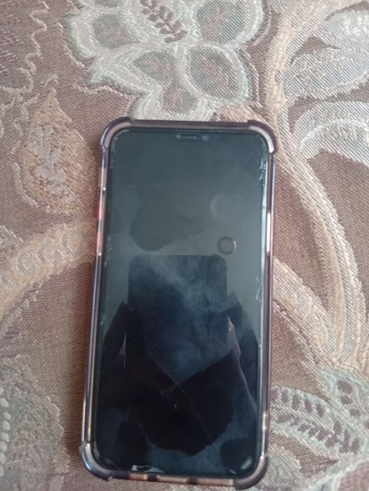 Срочно продам айфон 11 про