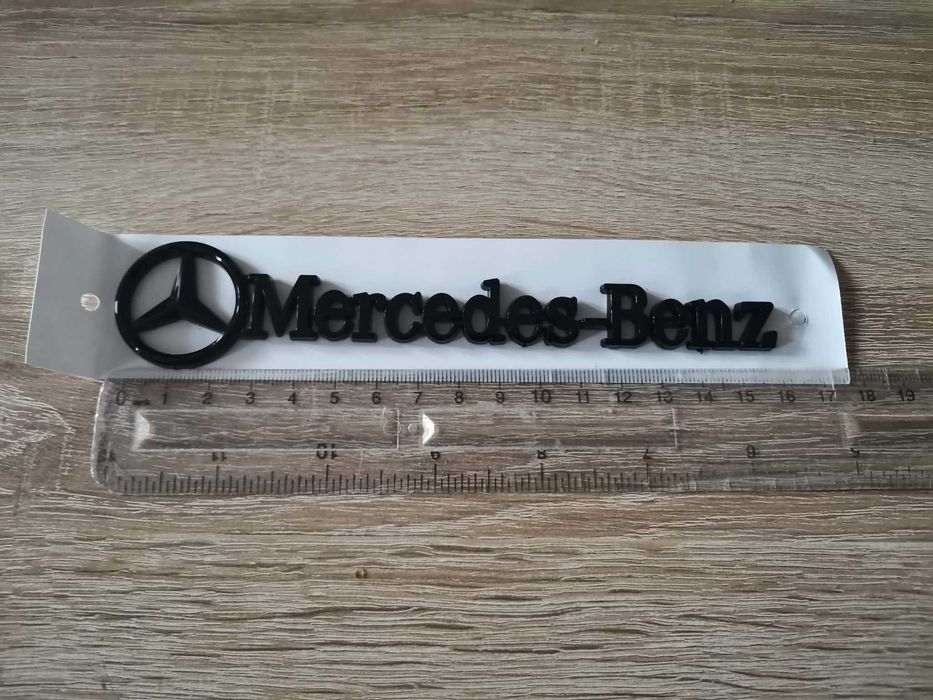 черен надпис Mercedes-Benz малък размер