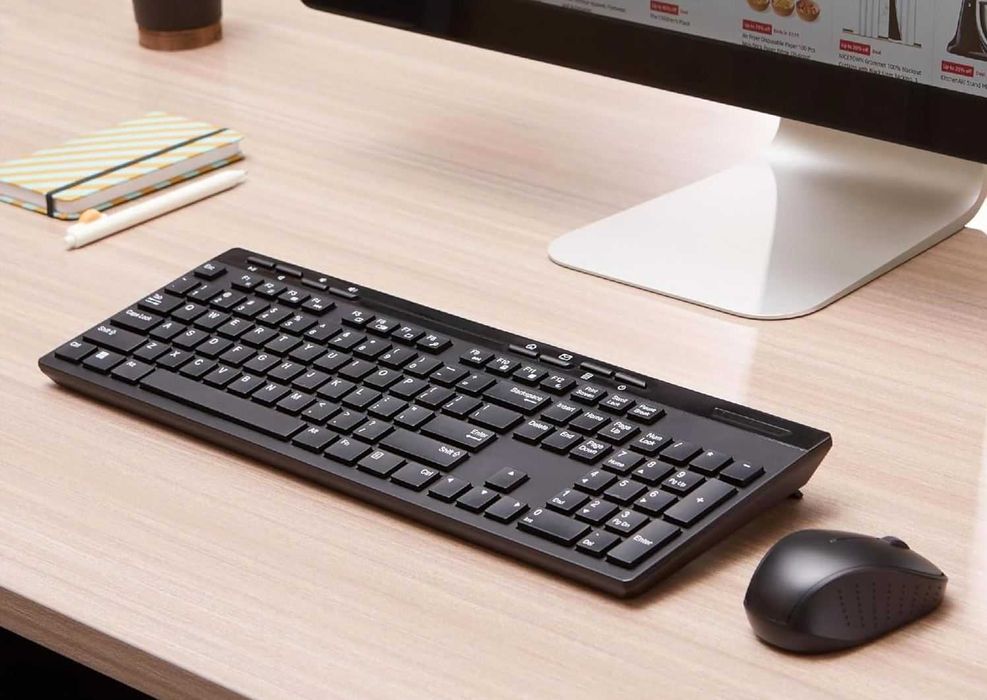 Amazon Basics безжичен комплект клавиатура + мишка (Full-Size), QWERTY