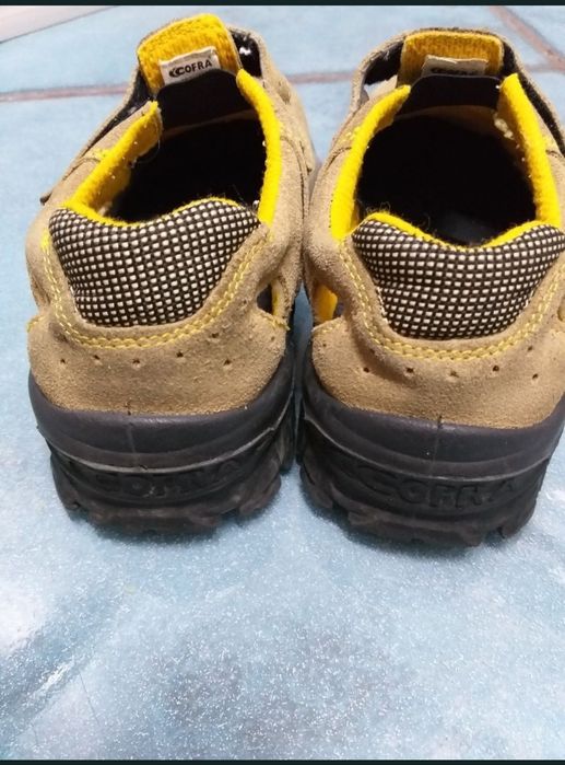 Нови работни обувки BRYNJE- номер 43