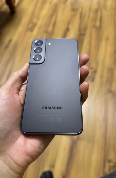 Продам Samsung S22