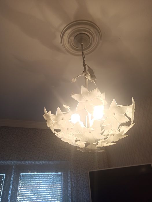 Продавам стари полюлей и настолни лампи