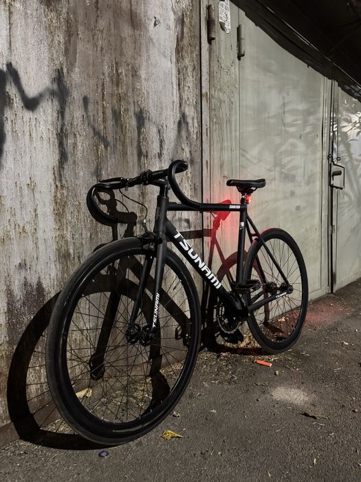 С комплект и тормоз есть