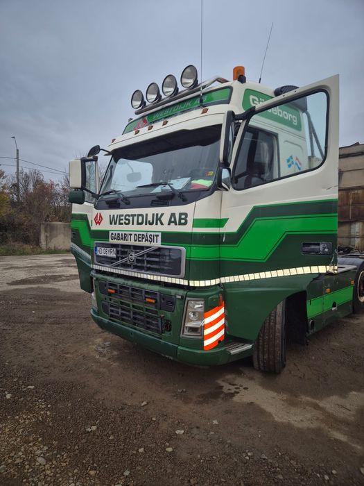 Cap tractor volvo