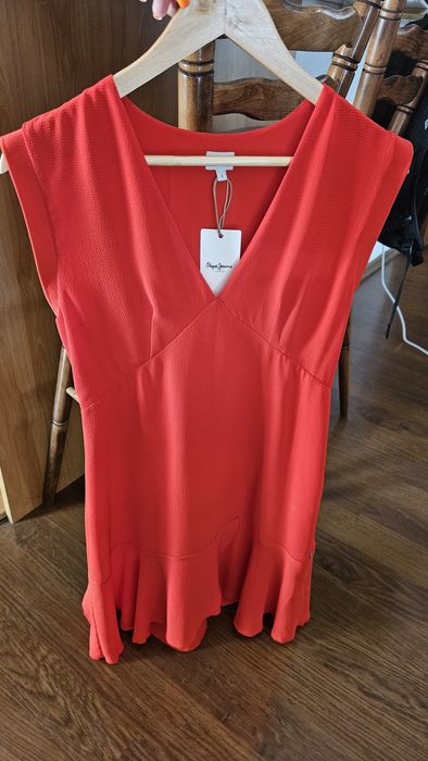 Нова ярко червена рокля Pepe Jeans размер S