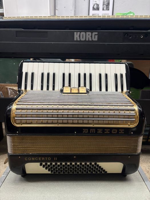 Acordeon acordeoane Hohner Concerto 2 cu 72 de basi