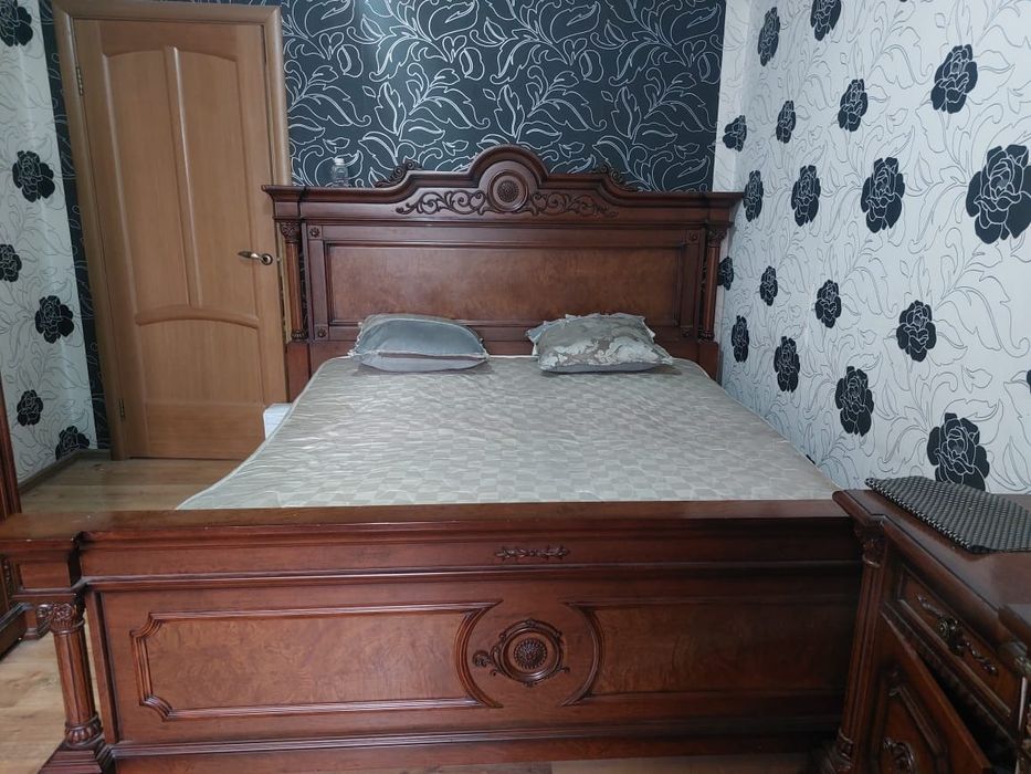 Стенка,диван,камод комлект