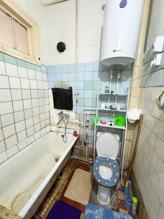 Срочно Продаеться 1-ком квартира городе Чирчике районе Навай центр