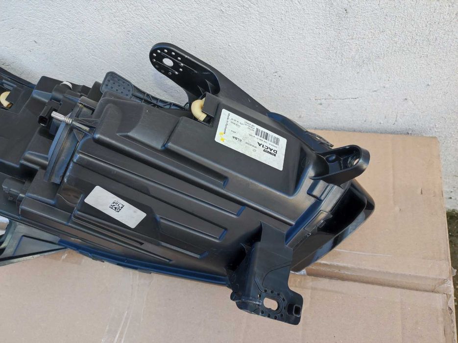 Far stanga Dacia Logan Sandero 3 Jogger 2019 2020 2021 2022