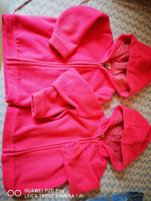 Дрехи за момичета близнаци