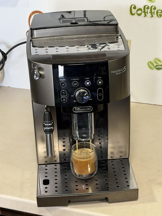 Кафемашина кафе автомат delonghi magnifica smart с гаранция