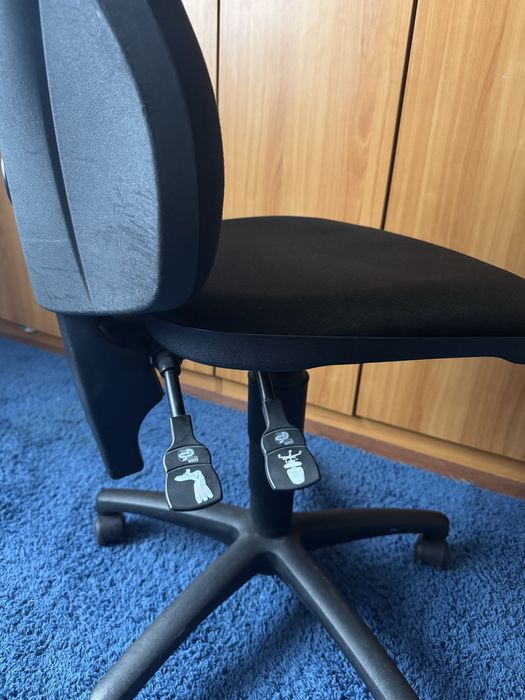 Scaun birou ergonomic – reglabil, Germania, stoc 50 bucăți