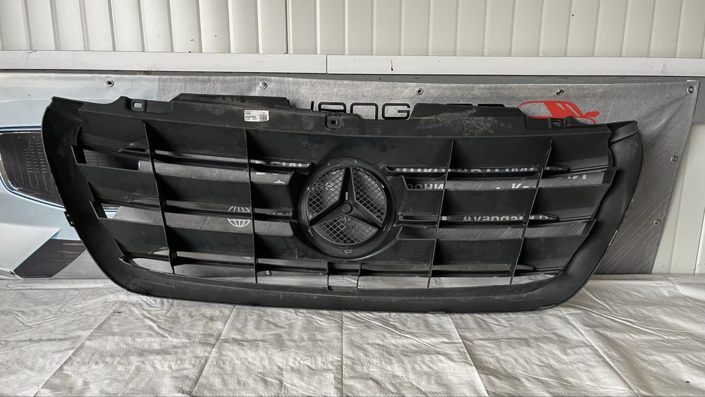 2 броя предна решетка Mercedes Sprinter W907 2019-
