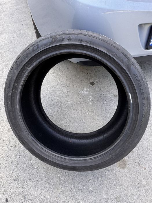 De vanzare 3 buc Pirelli P Zero PZ4 275/35 R20 102Y Run Flat cu omologare BMW  aproape noi din 2023 fabricatie
