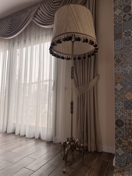 Lampa de podea retro cu abajur tesut