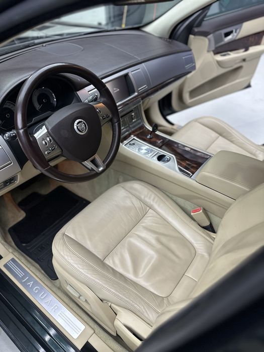 Jaguar XF pǎstratǎ