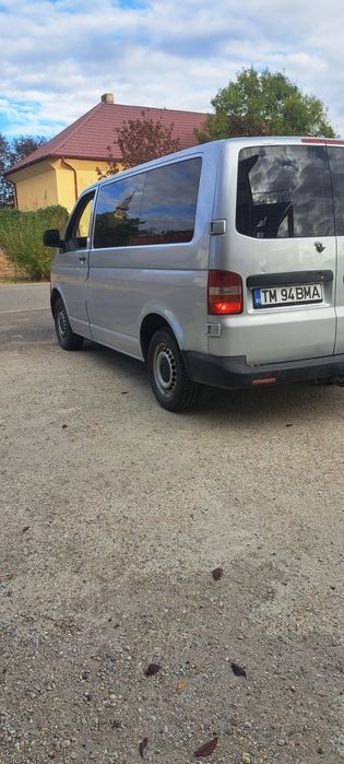Vând microbuz 8+1