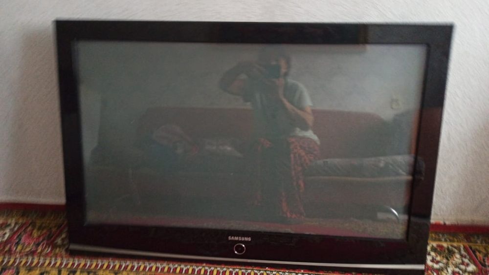 Продам телевизор на запчасти