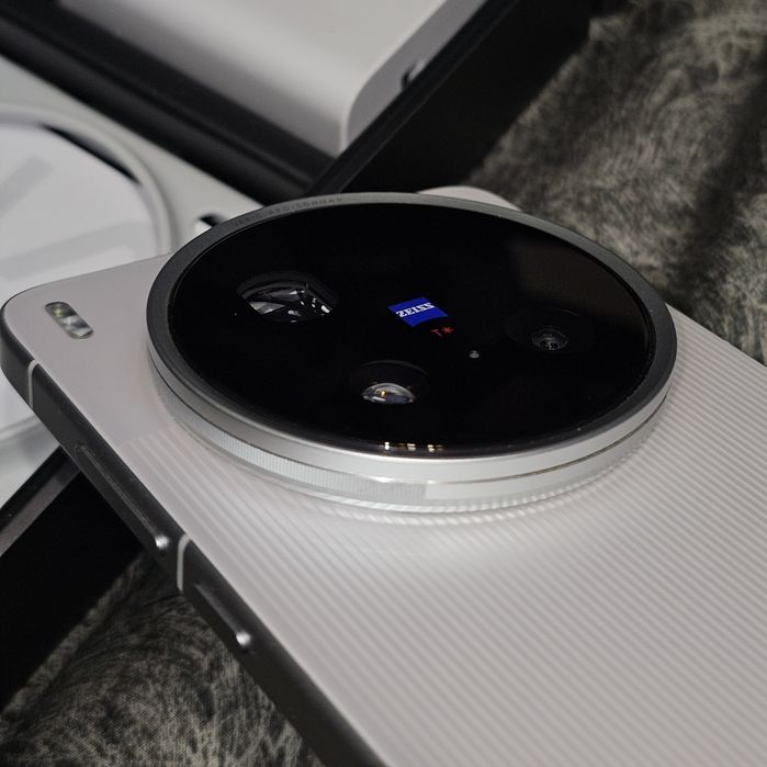 Vivo X200 Ultra 16+16/512GB