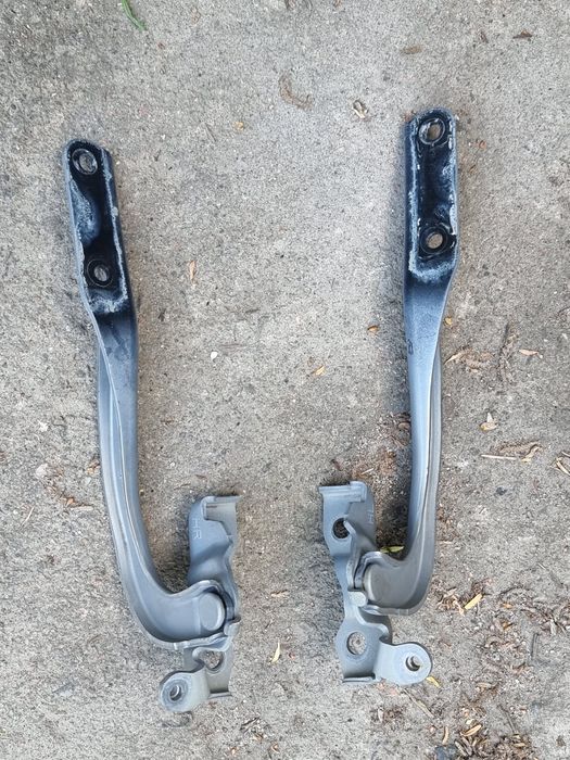 Петли капота на Subaru Outback BS