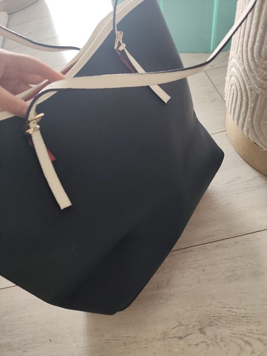 Tommy Hilfiger чанта