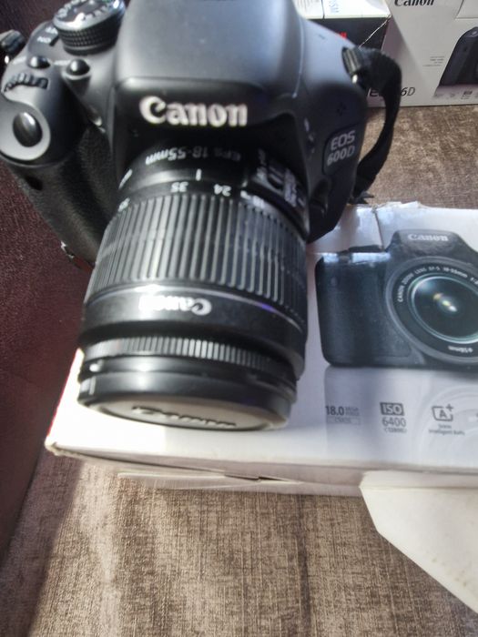 Фотоаппарат CANON EOS 600D
