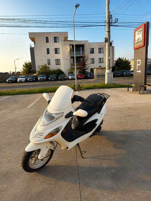 Scuter 125cc Yiben
