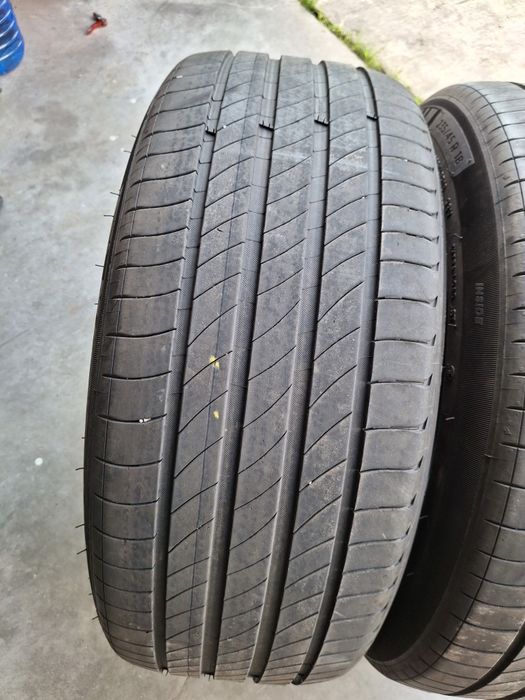 2 Anvelope de vara  235 45 18 Michelin