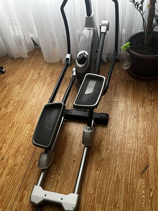 Продам эллиптический тренажёр.