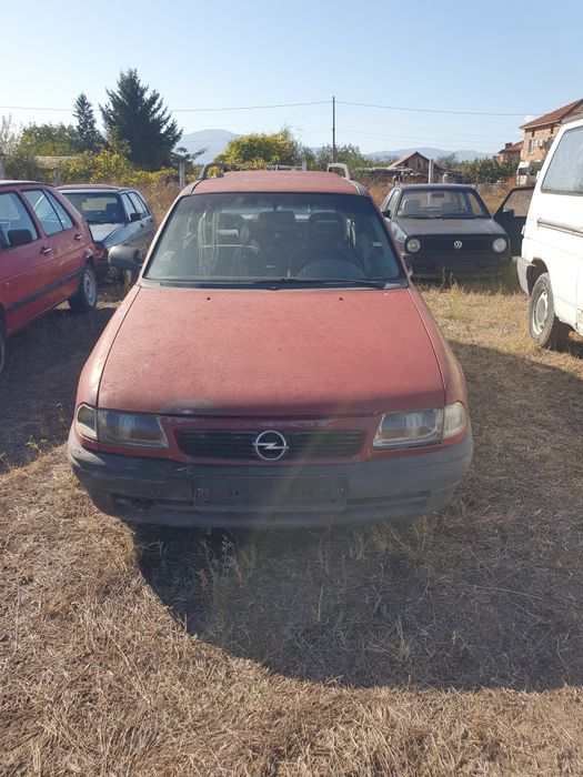 Opel Astra на части