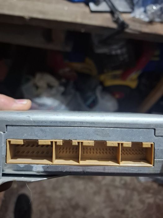 Продам блок управления Audi 100 C4