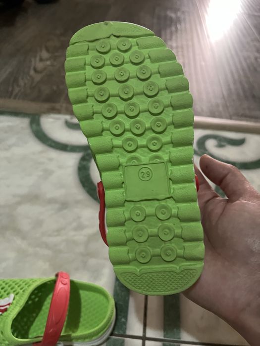 Продам шлепанцы