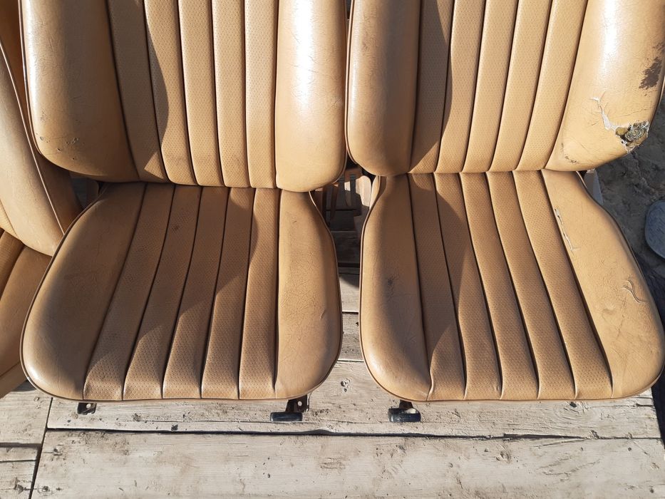 Продам кожныи сиденье мерс 190