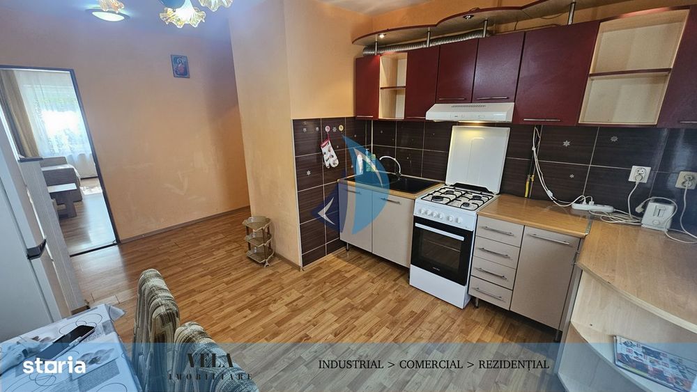 Apartament 4 camere, Tudor