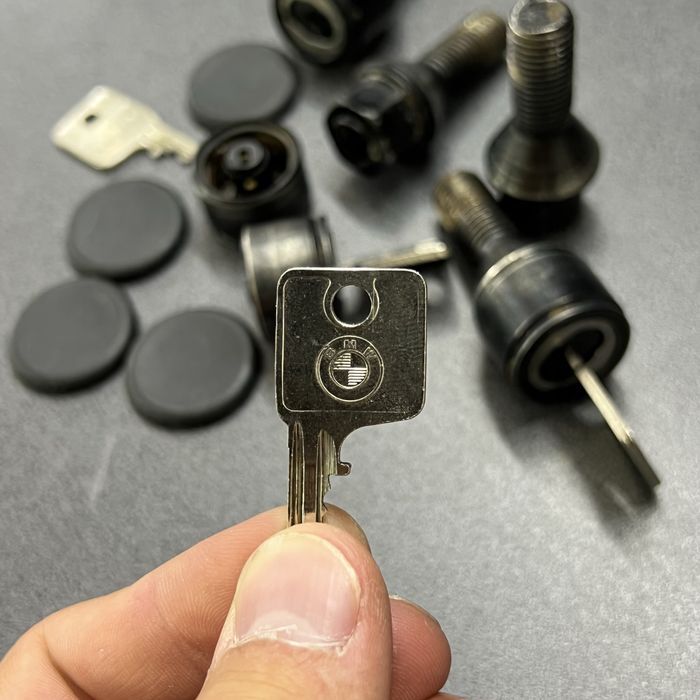 Секретки с ключами bmw бмв