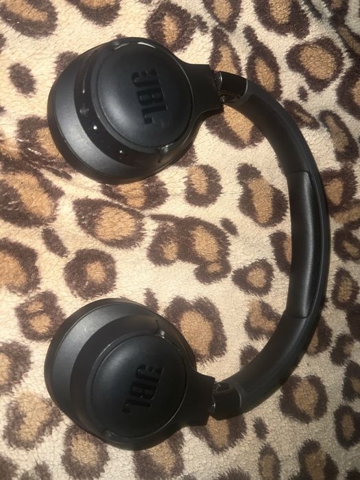 Caști JBL 770nc aproape nefolosite