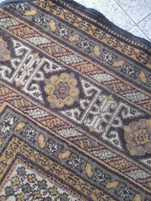 Килимче , тип персийско 68/68см