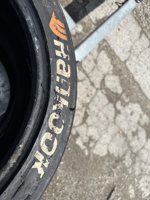 Чист слик Hankook Ventus F200 215/615/17 средна смес