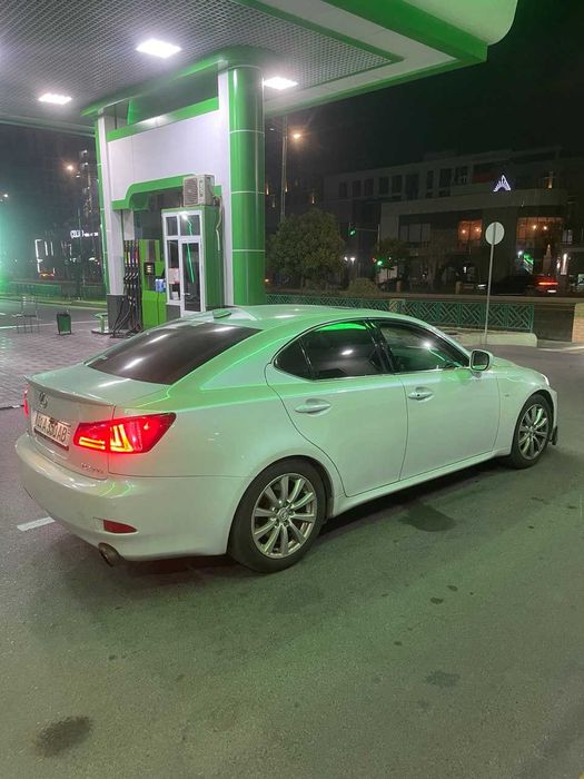 Lexus is300 | В хорошем состоянии