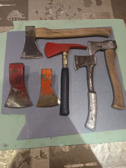 Стари топори 10€