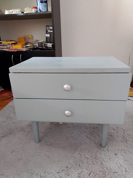 Ночно шкафче реновирано