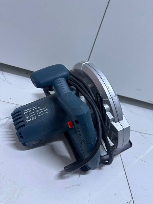 Инструмент Пчелка Professional Circular Saw