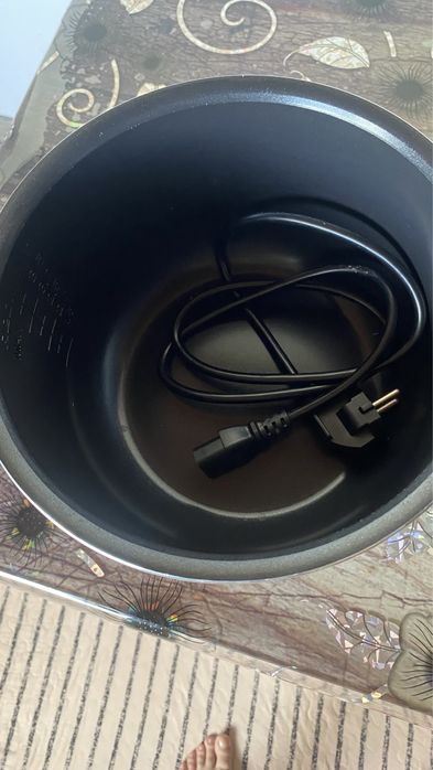 Продам мультиварка Redmond