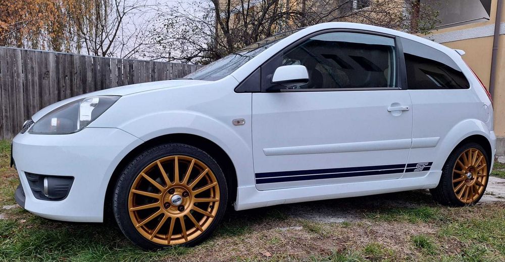 Vand Ford Fiesta ST 150 / Schimb cu moto